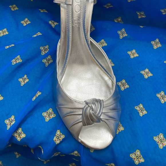 ALDO silver strappy heels size 39 b - Picture 4 of 4